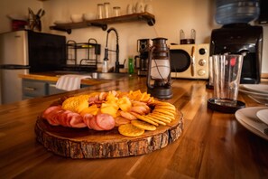 Fridge, microwave, oven, stovetop - Farm stay. Hot tub. Pond Nature views near dwntwn (Indianapolis)