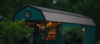 Farm stay. Hot tub. Pond Nature views near dwntwn