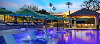Luxe Estate 5 Min to Coachella Private Lake Pickleball Pool Spa 5BR