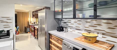 Classic House | Private kitchen | Full-sized fridge, microwave, oven, stovetop