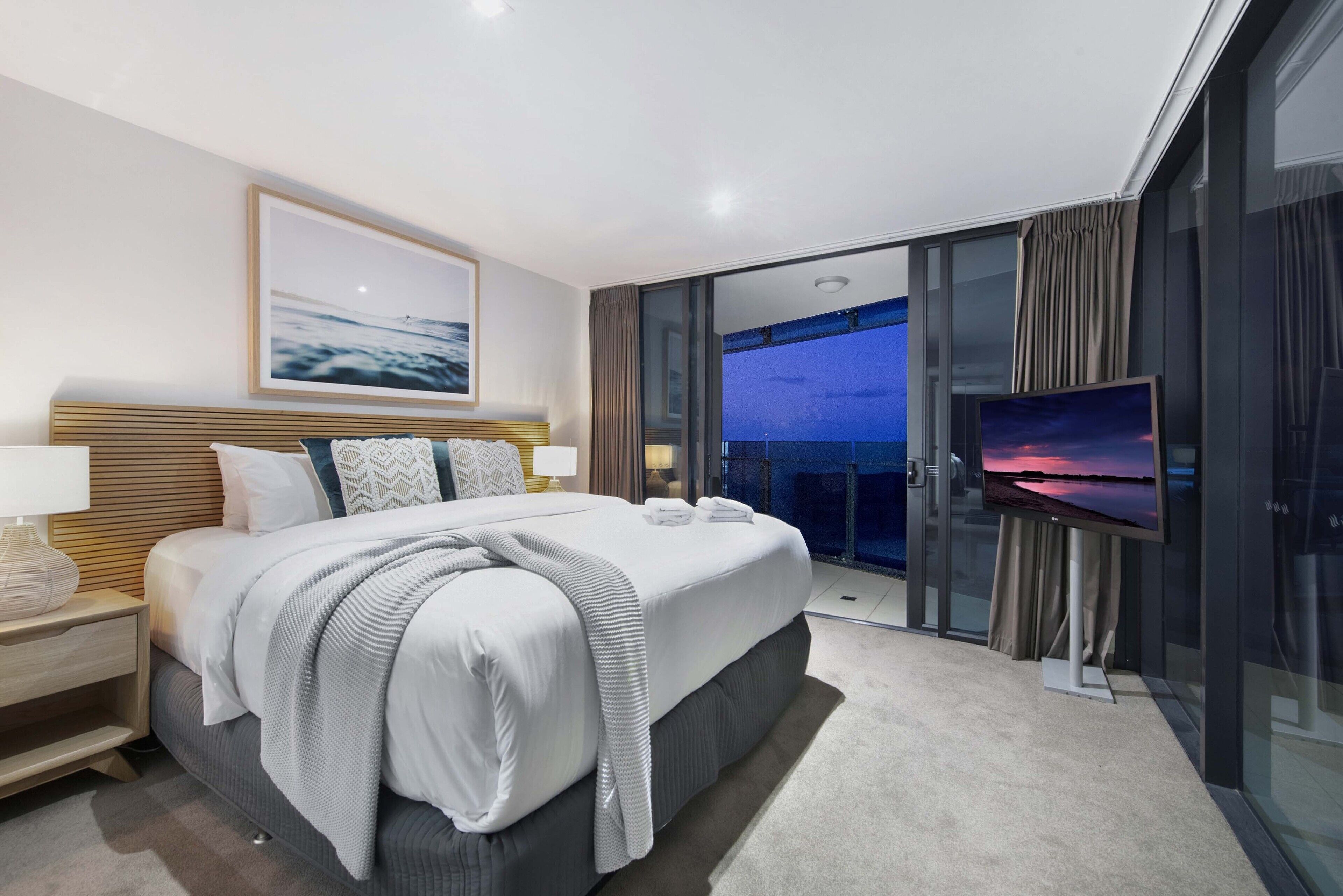 Apartment, 3 Bedrooms, Ocean View | Living area