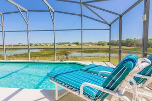 A heated pool - Lake View - No Rear Neighbors - Pool and Spa - Marbella North (Davenport)