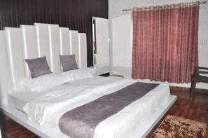 9 chambres, draps fournis