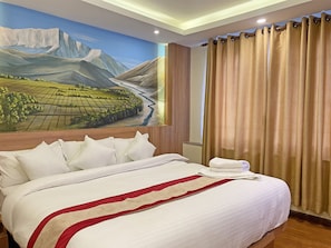 Deluxe Double Room | Egyptian cotton sheets, premium bedding, down comforters, in-room safe