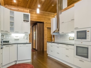 Fridge, microwave, dishwasher, cookware/dishes/utensils