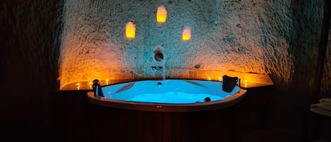 Chambre Double Premium | Baignoire Ă jets