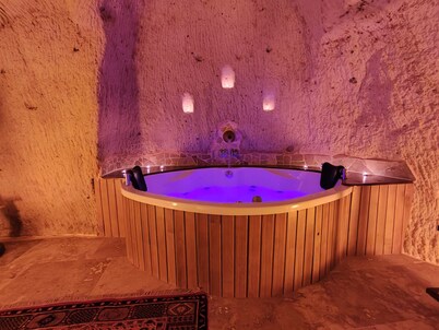 Euphoria Cave House