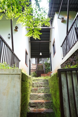 Classic Villa | Bed sheets - Forest Escapes Koyna (Patan)