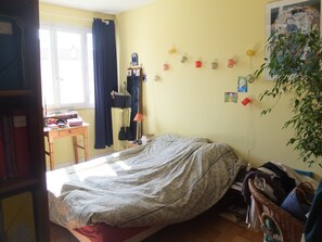 3 bedrooms, iron/ironing board, travel cot, free WiFi - Family apartment near Paris, a few minutes walk from the metro. (Malakoff)