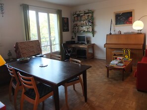 Interior - Family apartment near Paris, a few minutes walk from the metro. (Malakoff)