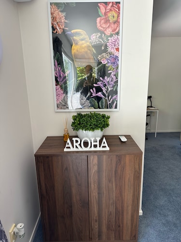 New Lynn Self-Contained Unit near Golf Course.