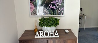 New Lynn Self-Contained Unit near Golf Course.