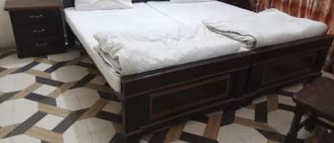 Room | Soundproofing, iron/ironing board, free WiFi