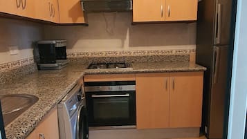 Family Apartment | Private kitchenette | Fridge, oven, stovetop, toaster