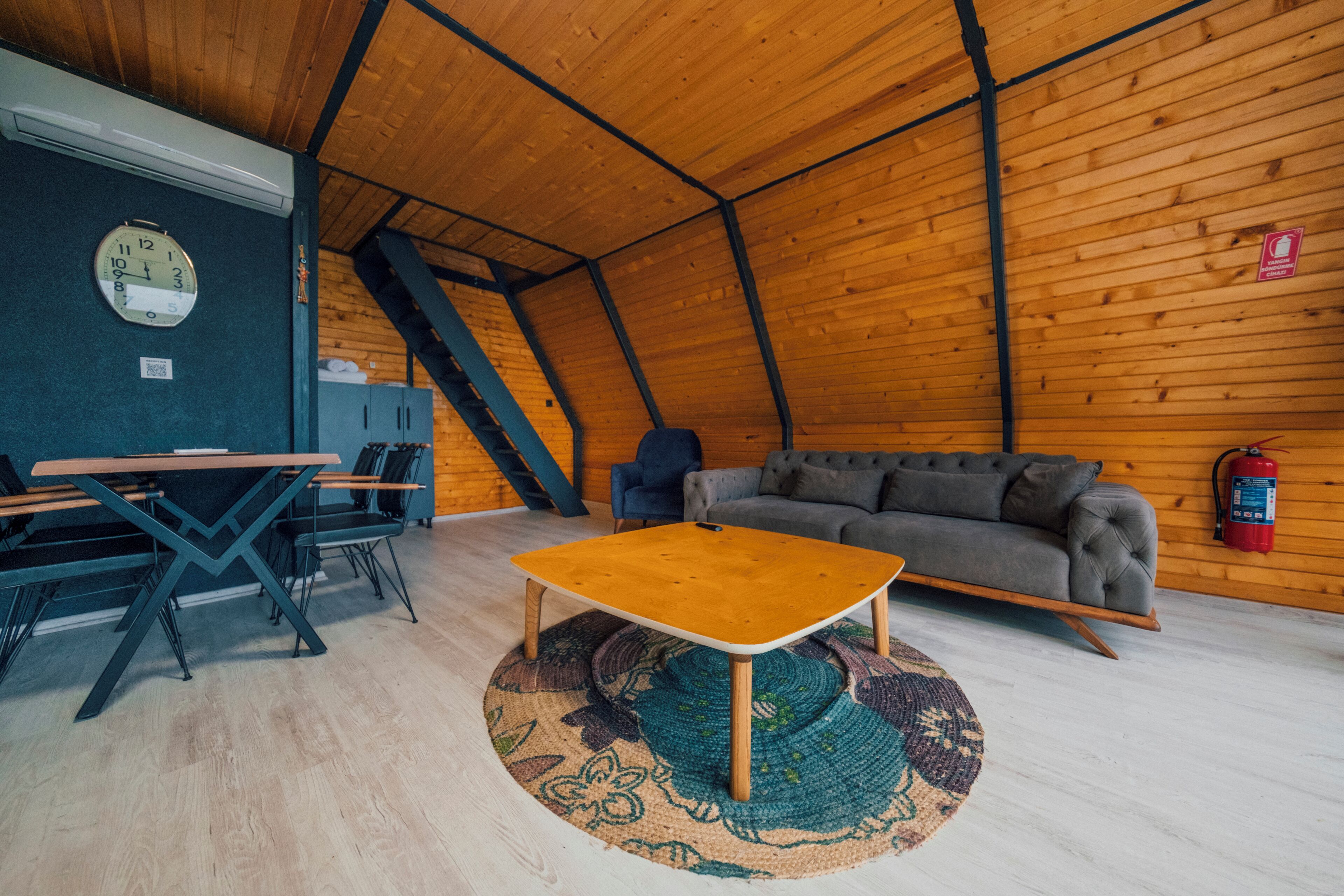Classic Bungalow, 1 Bedroom, Smoking, Lake View | 1 bedroom, desk