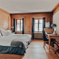 Ropa de cama de alta calidad y minibar 