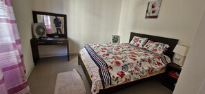 3 Schlafzimmer, Bügeleisen/Bügelbrett, WLAN, Bettwäsche