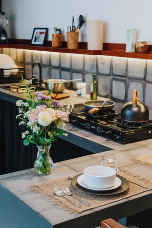 Réfrigérateur, four, plaque de cuisson, lave-vaisselle