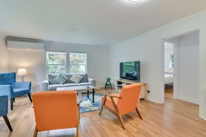 Interior - Downtown Home w/ Patio - Walk to Shops & Dining! (Stevenson)