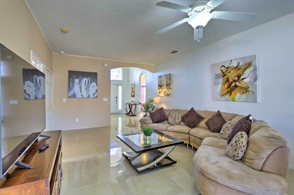 House (4 Bedrooms) | Interior - Whimsical Kissimmee Abode Near Golf Courses! (Kissimmee)