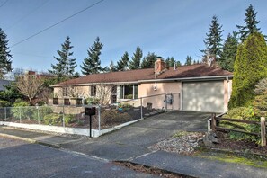 House (2 Bedrooms) | Interior - Seattle Area Getaway ~ 5 Mi to Puget Sound! (Mountlake Terrace)