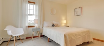 Comfy Tiverton Home Near Newport & Beaches!