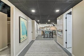 Apartment (1 Bedroom) | Interior - Modern Apartment: 6 Mi to Stone Mountain Park (Stone Mountain)