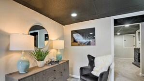 Apartment (1 Bedroom) | Interior - Modern Apartment: 6 Mi to Stone Mountain Park (Stone Mountain)