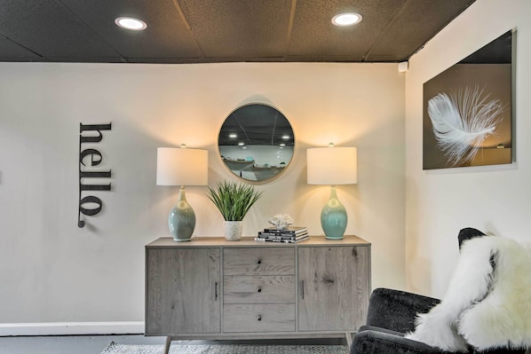 Apartment (1 Bedroom) | Interior - Modern Apartment: 6 Mi to Stone Mountain Park (Stone Mountain)