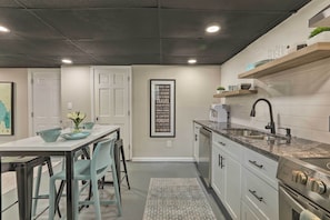 Apartment (1 Bedroom) | Interior - Modern Apartment: 6 Mi to Stone Mountain Park (Stone Mountain)