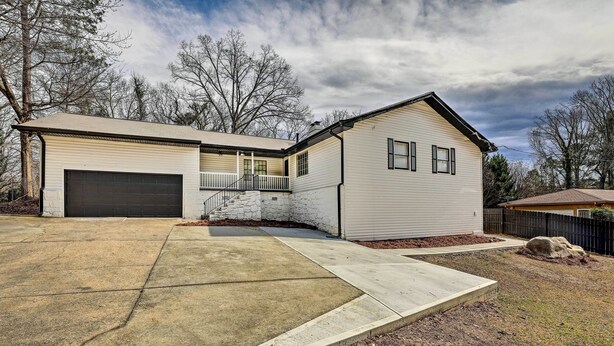 Apartment (1 Bedroom) | Interior - Modern Apartment: 6 Mi to Stone Mountain Park (Stone Mountain)
