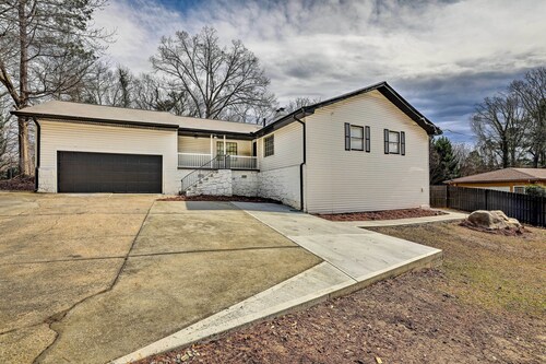 Modern Apartment: 6 Mi to Stone Mountain Park