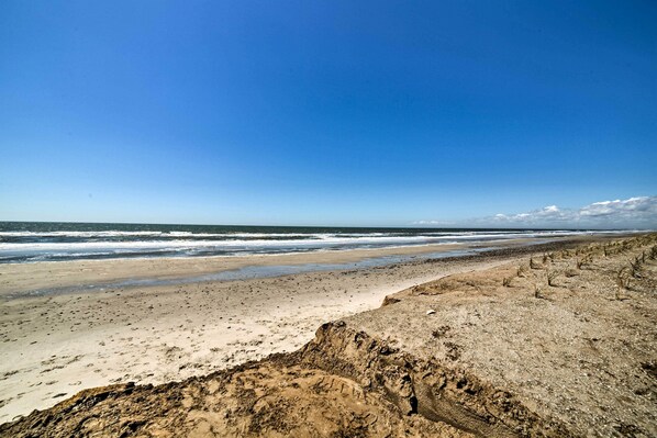Cottage (3 Bedrooms) | Interior - Oak Island Cottage - Walk to Beach & Intracoastal! (Oak Island)
