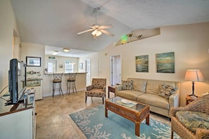 Cottage (3 Bedrooms) | Interior - Oak Island Cottage - Walk to Beach & Intracoastal! (Oak Island)