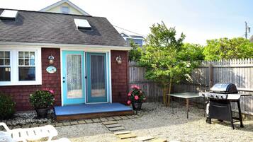 Cottage (1 Bedroom) | Depan hartanah