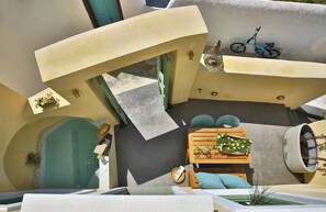 Property grounds - Yellow Orchid Cycladic House with Private Hot Tub (Santorini)