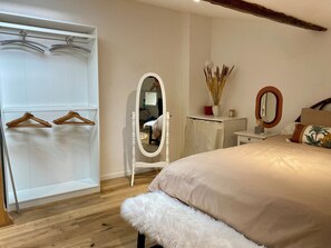 1 quarto, berço de viagem, Wi-Fi de cortesia, roupa de cama