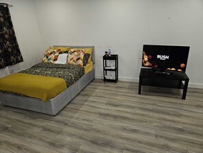 5 chambres, fer et planche à repasser, Wi-Fi, draps fournis