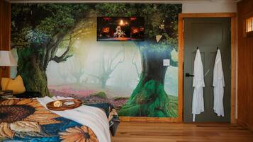 Escritorio, tabla de planchar con plancha, cuna de viaje y wifi gratis