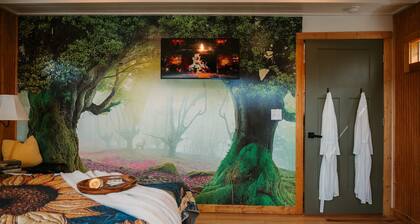 Ruby’s Red Cabin Hot Tub Nature Horses Indy