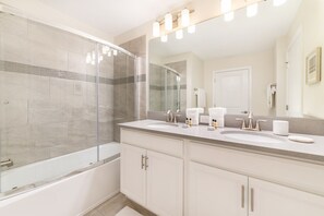 Hair dryer, towels - Last Minute Disney Getaway! Private Pool & Themed Bedrooms. Book Now! #98613 (Orlando)