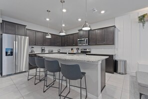 Fridge, microwave, oven, stovetop - Last Minute Disney! Private Pool, Hot Tub & Themed Bedrooms. Book Now! #104359 (Orlando)