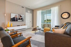 Smart TV - Last Minute Disney Getaway! Themed Bedrooms & Private Balcony. Book Now! #104181 (Orlando)