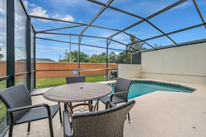 Outdoor dining - Last Minute Disney Getaway! Townhouse with Private Pool. Book Now! #104201 (Orlando)