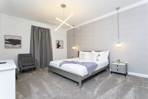 5 室のベッドルーム、アイロン / アイロン台、WiFi、ベッドシーツ