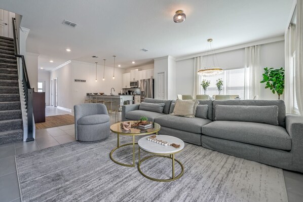 Smart TV - Last Minute Disney Getaway! Private Pool & Themed Bedrooms. Book Now! #107441 (Orlando)