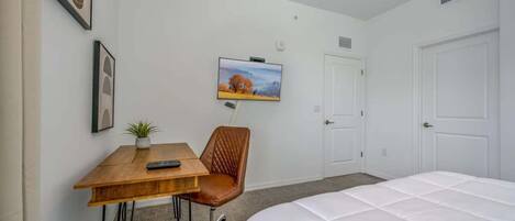 3 habitaciones, tabla de planchar con plancha, wifi y ropa de cama