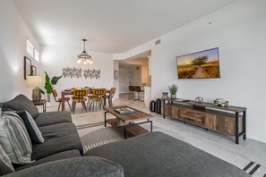 Smart TV - Last Minute Disney Getaway! Luxury Condo with Private Balcony. Book Now! #108033 (Orlando)