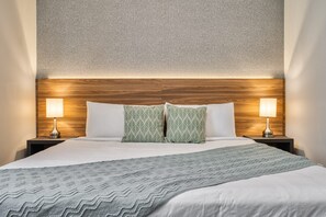 4 habitaciones, tabla de planchar con plancha, wifi y ropa de cama