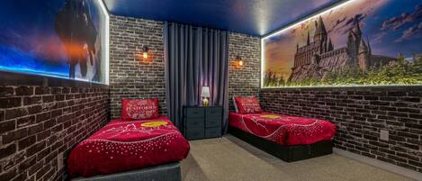 4 habitaciones, tabla de planchar con plancha, wifi y ropa de cama